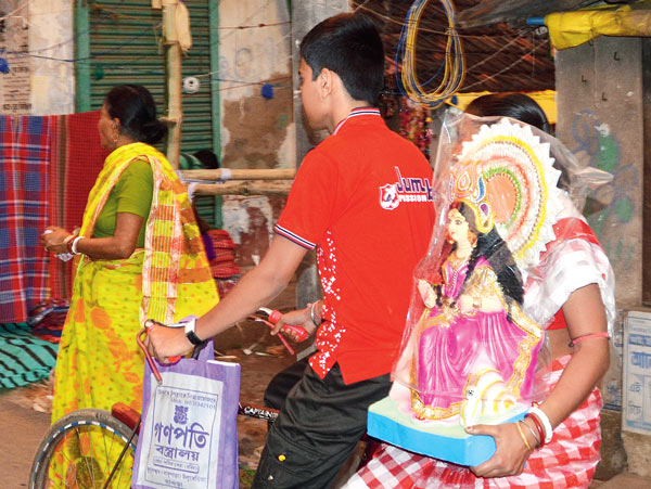 Price Hike: Local market out of reach for middle class people due to Laxmi Puja