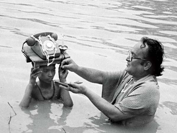 All lines in this route are busy-  A story on telephone