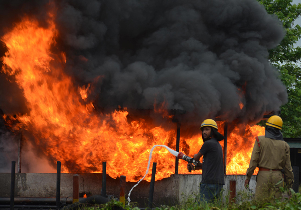 Fire in Benapole land port, 50 crore loss bng dgtl