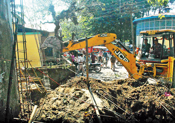 Land grabbing charges in two districts
