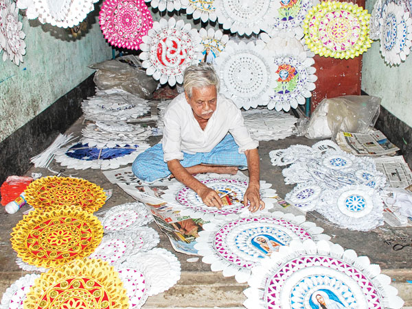 Puja craftsmen are hoping to get government's help