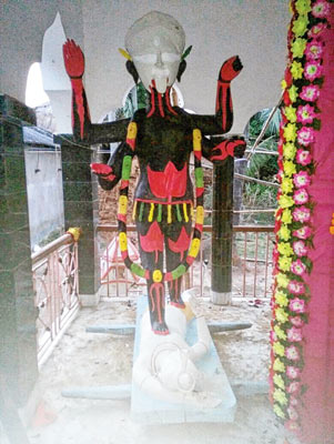 Kali puja celebrated in different way at nanur