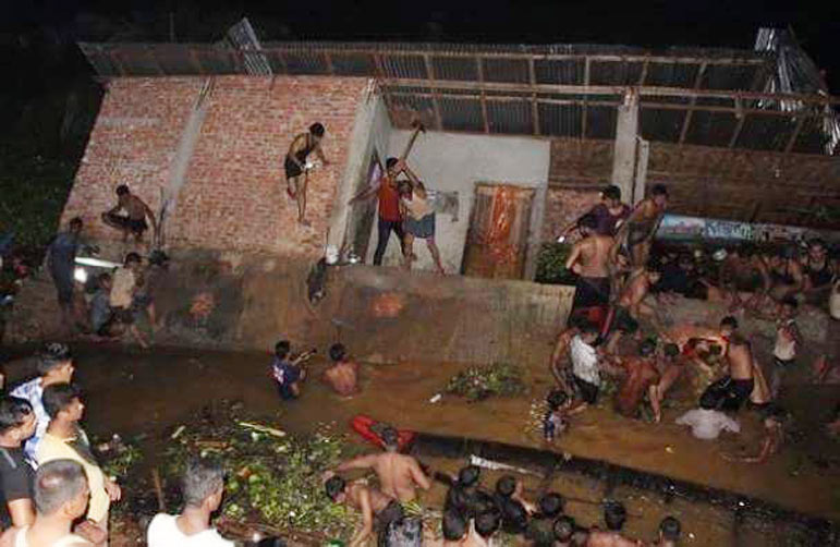 House collapsed into a lake, dead 4 BNG dgtl 