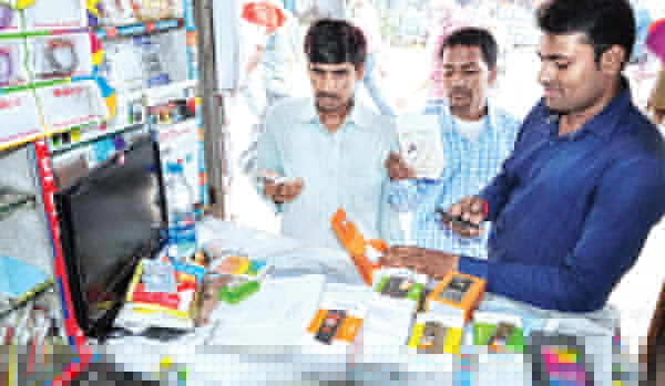brother's shopping in smartphone for sister 
