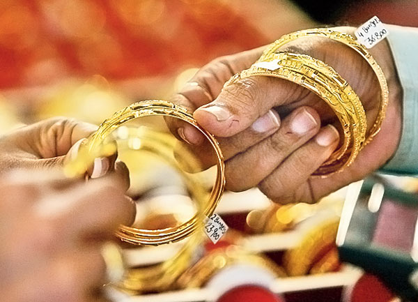 Safe investment over gold jewelry