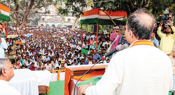 পুরুলিয়ায় তোপ কংগ্রেসের