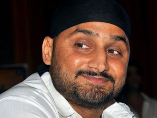 real fun is to bawl in difficult pitch, says harbhajan