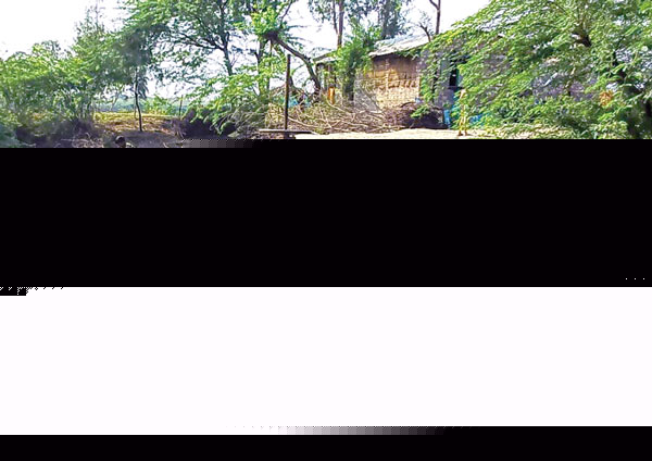 Sluice gate broke, water entering in village