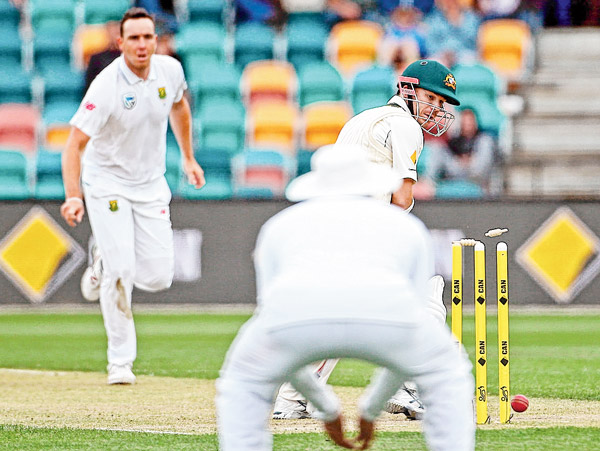 Australia v South Africa: Australia facing battle to avoid Innings Defeat
