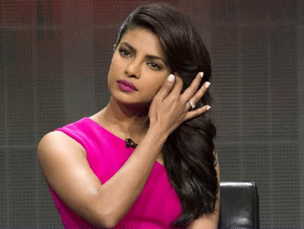 Old Lady Scolds Priyanka Chopra for trying to help her! dgtl