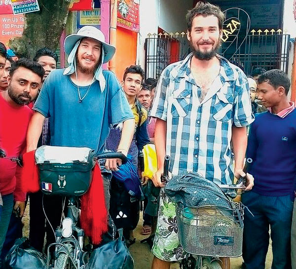 Two French brothers have no problem for note crisis