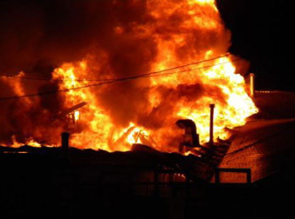 Fire at a factory of the Ekmi laboratories in Bangladesh BNG dgtl