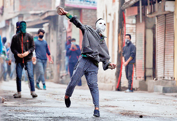 is demonetization the main issue to bring peace in kashmir, question arising