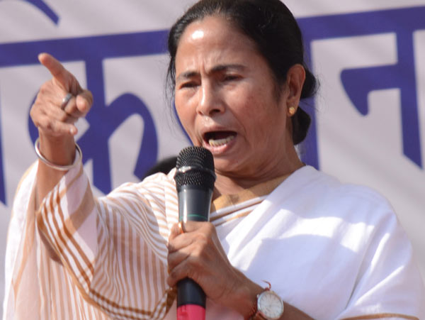 Mamata's high pitched warning to Modi, Issues three days' time limit to withdraw ban dgtl