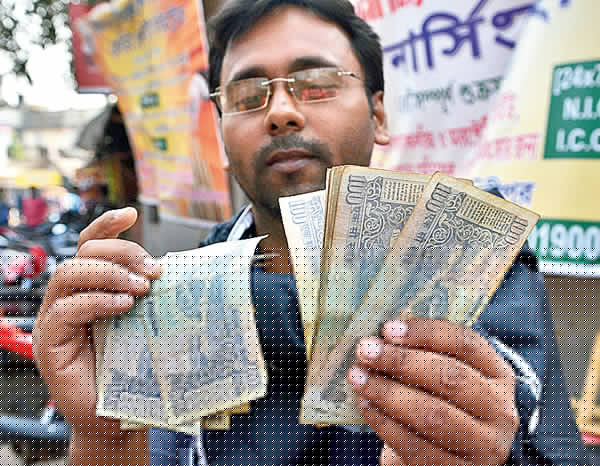 Public concerned about old note of 100 Rs 