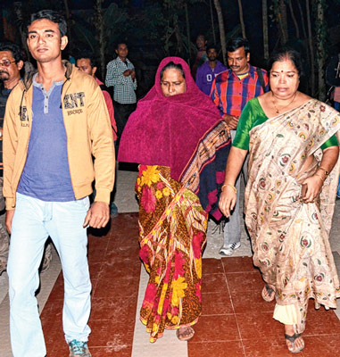 Child trafficker arrested, agitated people  