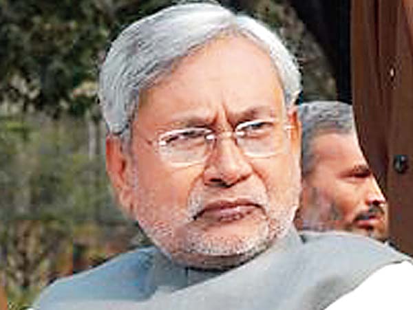 Nitish Kumar supports demonetisation on Modi's note, question rises alliance