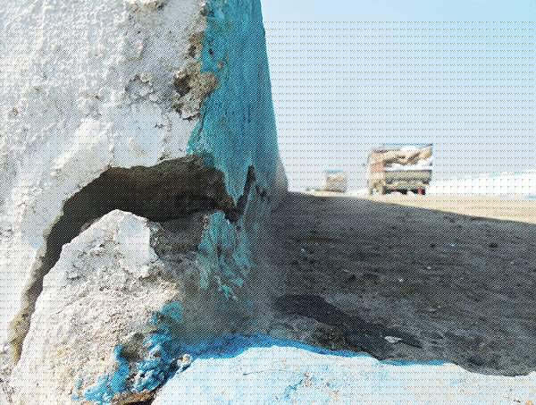 Cracked walls in Bridge, people in panic before the inauguration 