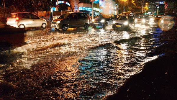 City life gets into trouble after indulging into Rain and traffic congestion