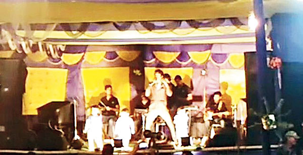 Stage performance in front of Police station, dwellers hostile