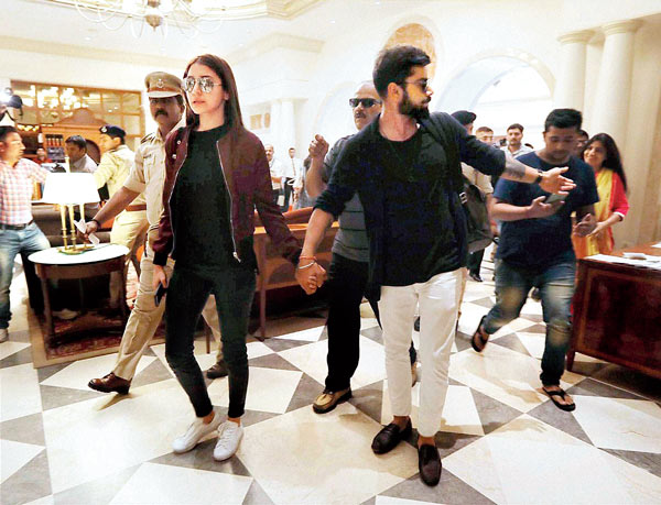 Virat celebrating his birthday party