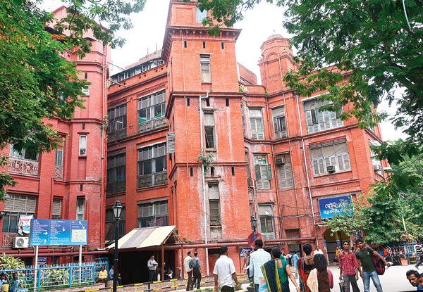 2 accused middlemen of SSKM arrested