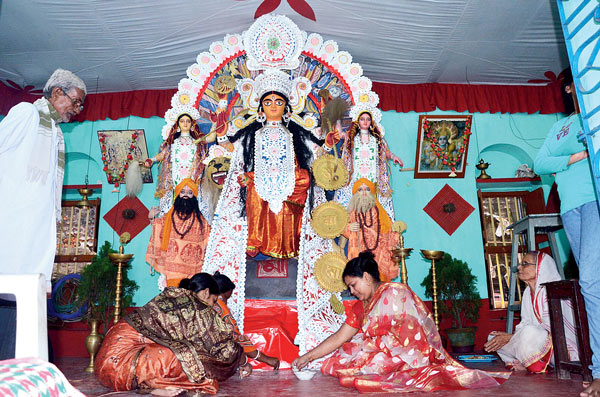 Domjur Ghosh's jagadhatri puja running for 300 years