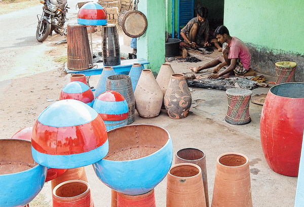 Musical Instrument making industry is getting down due to demonetisation