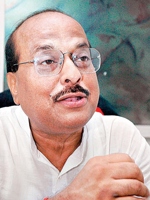 Sadhan Pande announces to take stern action to any complaint against Bank