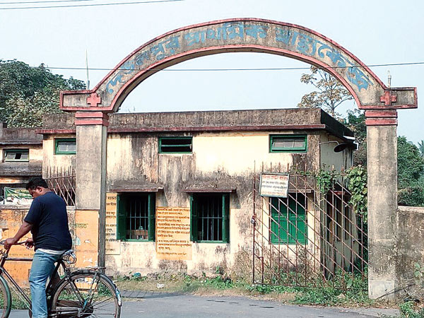 Agitation: Indoor Section of Health Center has not started