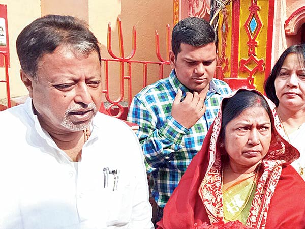 Mukul Roy worshiped in a temple in Purulia 