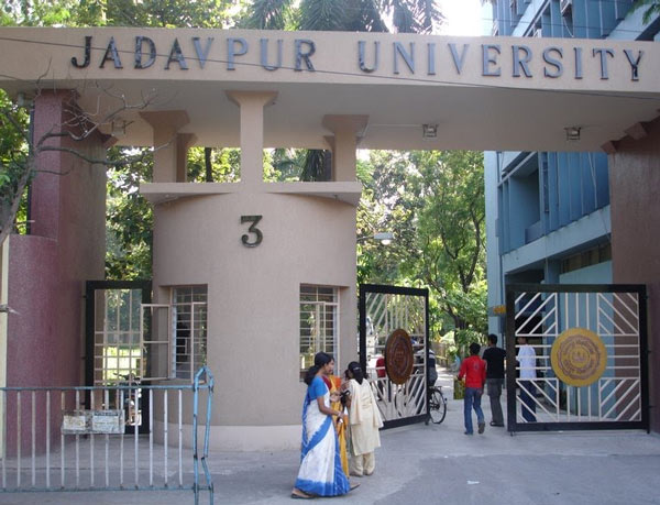 JU Teacher want to teach students without fees after retirement