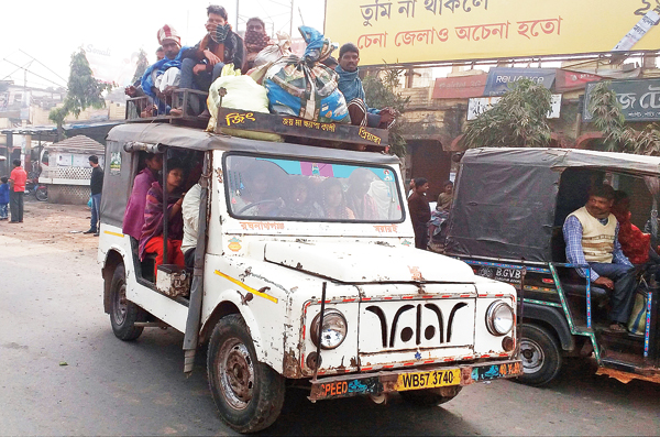 আচমকা বাস ধর্মঘটে ভোগান্তি জঙ্গিপুরে