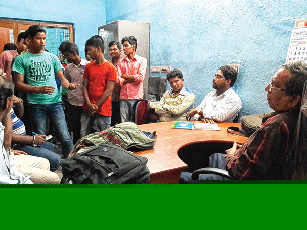 ঢোলাহাট কলেজে গোলমাল