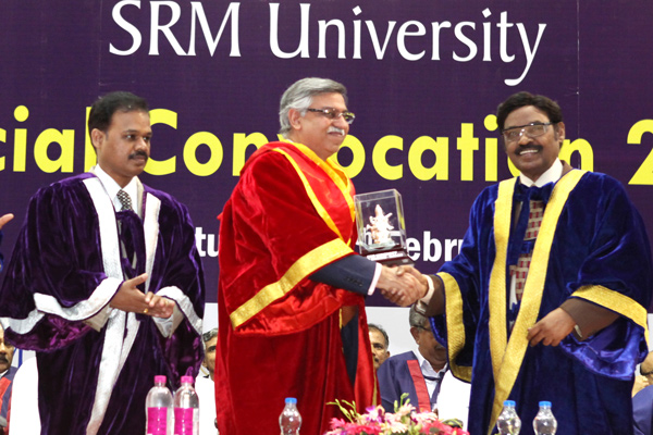 সুনীলকান্ত মুঞ্জলকে সাম্মানিক ডিলিট প্রদান করল এসআরএম বিশ্ববিদ্যালয়।