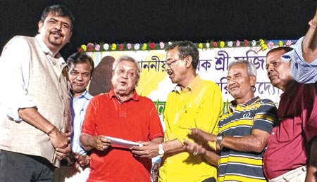 খেলার মাঠ উদ্বোধনে প্রদর্শনী ম্যাচ