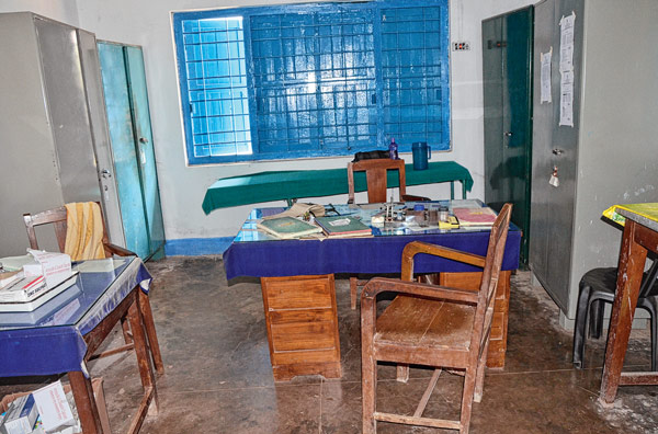 বহরে বাড়িয়ে বন্ধ ইনডোর পরিষেবা