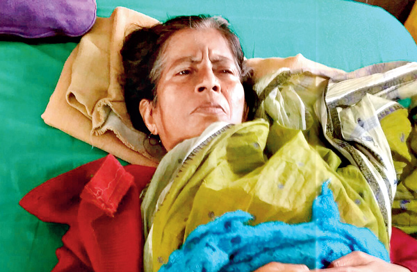 কাজিয়া তৃণমূলে, অসুস্থ শিক্ষিকা