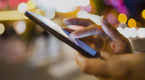 customers only need a smartphone to make purchases in this unmanned store dgtl