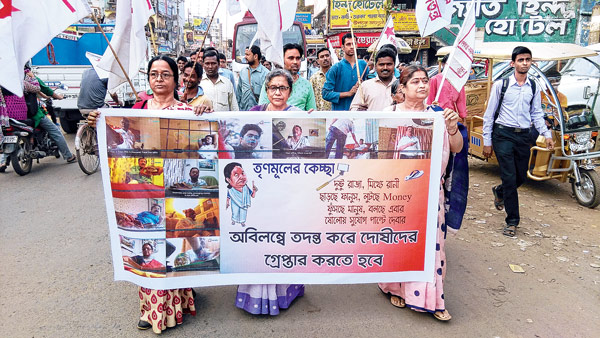 Bribe taking video of tmc leaders will be shown in districts 