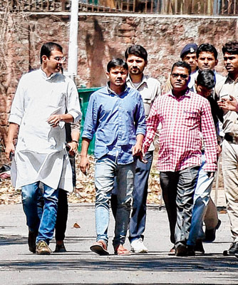 kanhaiya kumar meets Rahul Gandhi