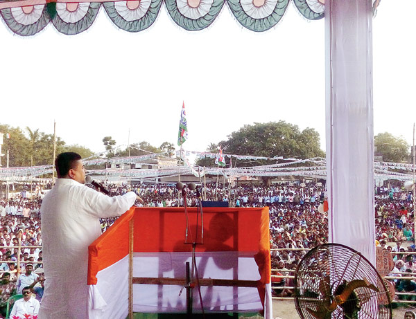 আজ তাঁর অগ্নিপরীক্ষা। রবিবার মঙ্গলকোটে শুভেন্দু অধিকারী। - নিজস্ব চিত্র