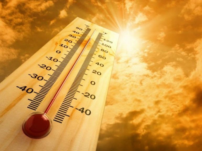 Kolkata is giving a tough competition to desert in heat waves