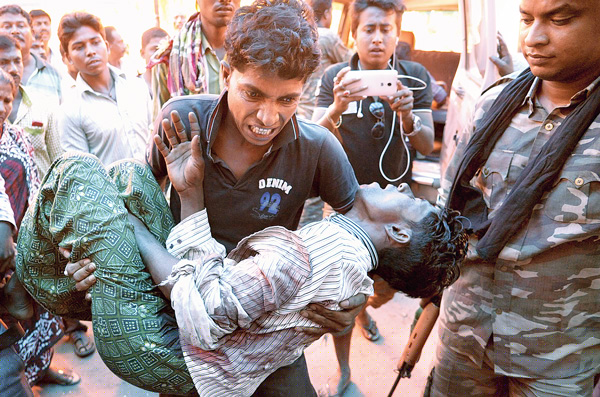 End of Assembly election: a battle of bombs