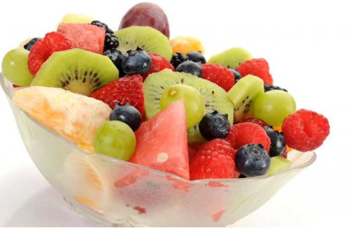 ফল: ডায়াবেটিকদের যেমন ফল খাওয়া উচিত তেমনই আবার মিষ্টি ফল বেশি খেলেও সমস্যা।<br>  বেছে বেছে এক বাটি মরসুমি ফল যদি সকালে বা দিনের যে কোনও সময় খান তাহলে শরীর অনেকটাই ঝরঝরে থাকবে।