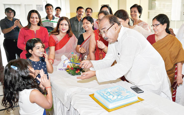 Havy weight candidates campaigned on Sunday