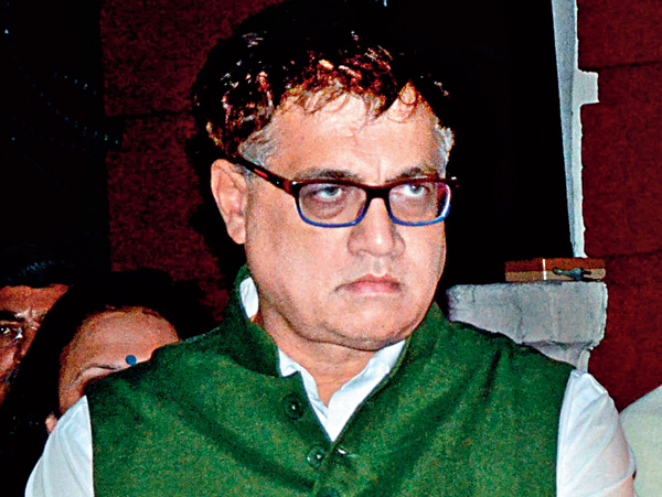 CPM raising voice against derek's morphed picture case 