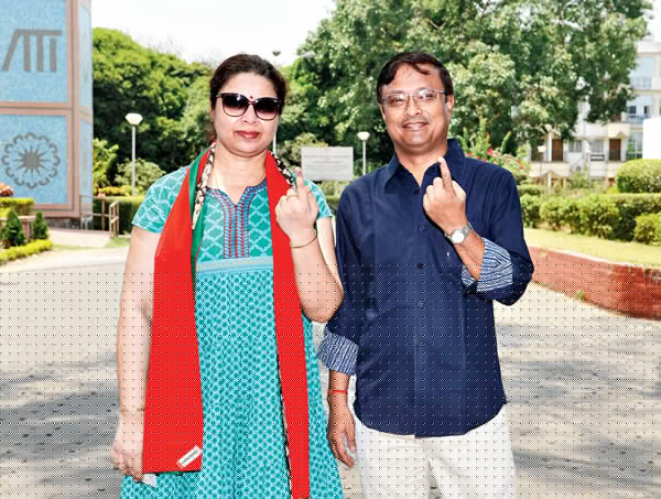 Dibyendu Barua give his vote