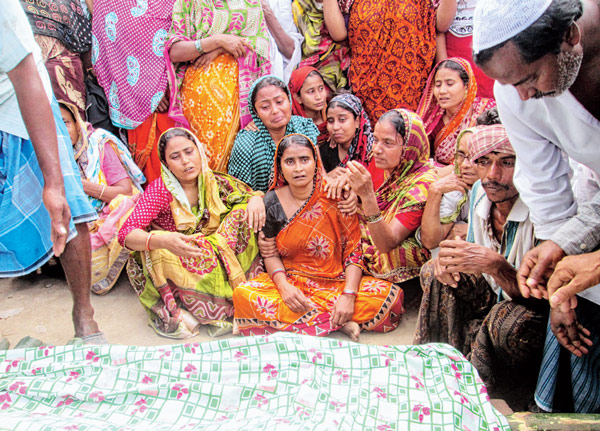 4 family members died in a road accident at Durgapur expressway