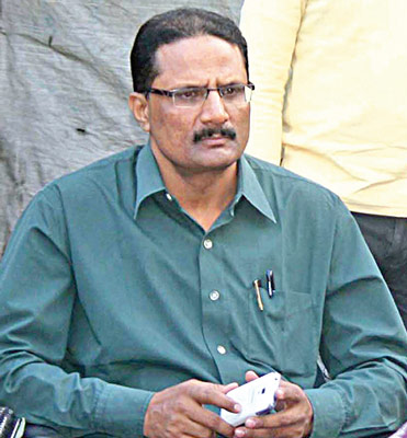 zuad ali wants to keep the punjabi ehich tanzil ahmed gave to him